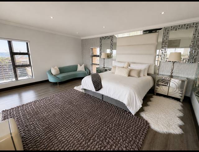 4 BEDROOM FREEHOLD FOR SALE IN BANKENVELD GOLF ESTATE